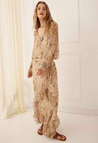  long-sleeve bohemian-style blouse with a beige